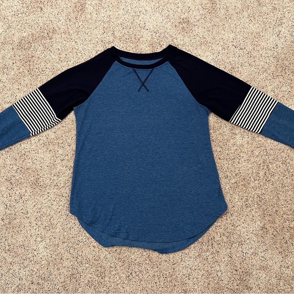Long sleeve T-shirt size medium